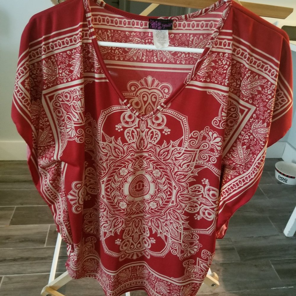 Red & White Asian inspired tee